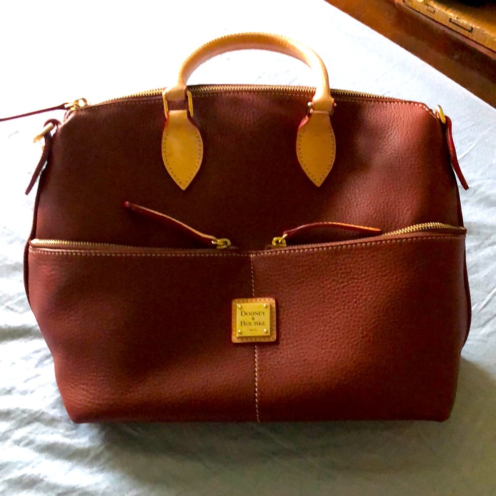 Dooney & Bourke Satchel, good condition. Smoke free home.